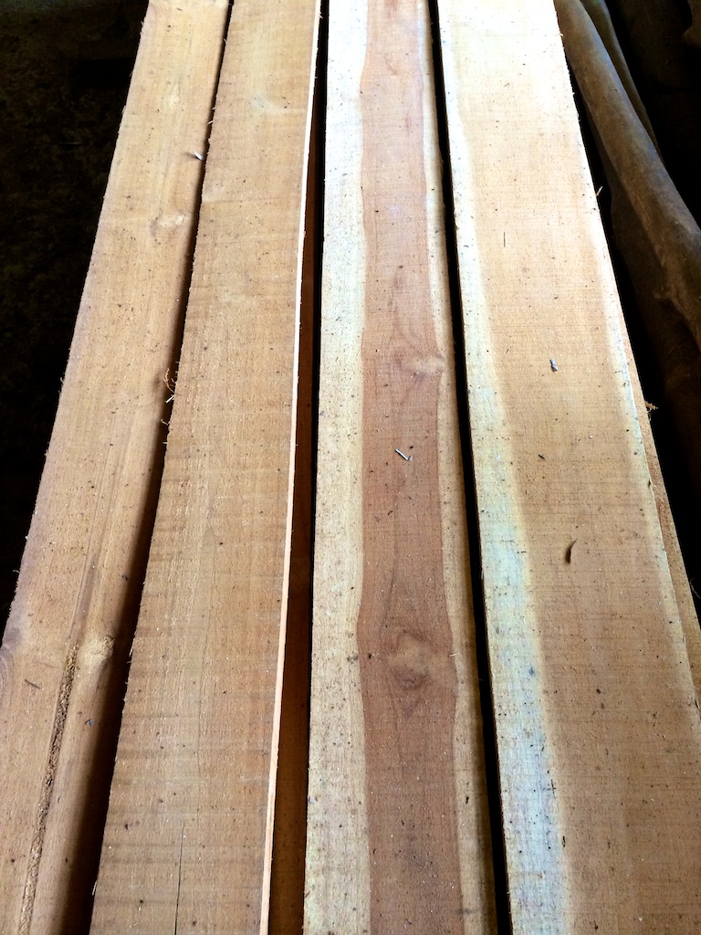 Teca: 15 Quetzales el pie tablar